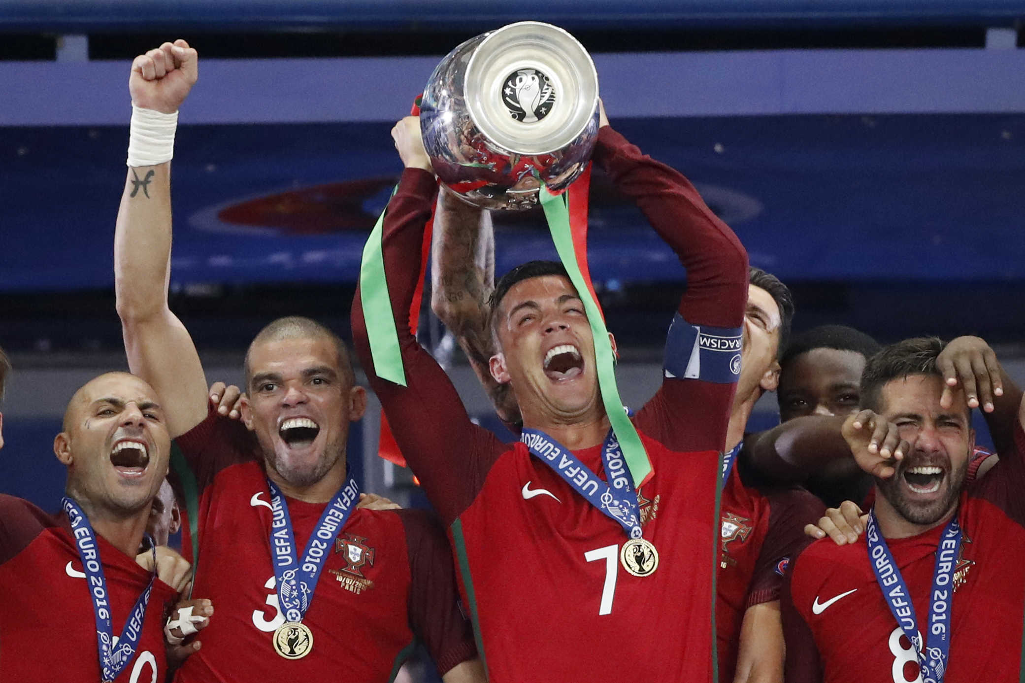 День ч е. Португалия чемпион Европы по футболу 2016. Чемпионская сборная Португалии. Португалия чемпион Европы 2016. Победа Португалии на евро 2016.