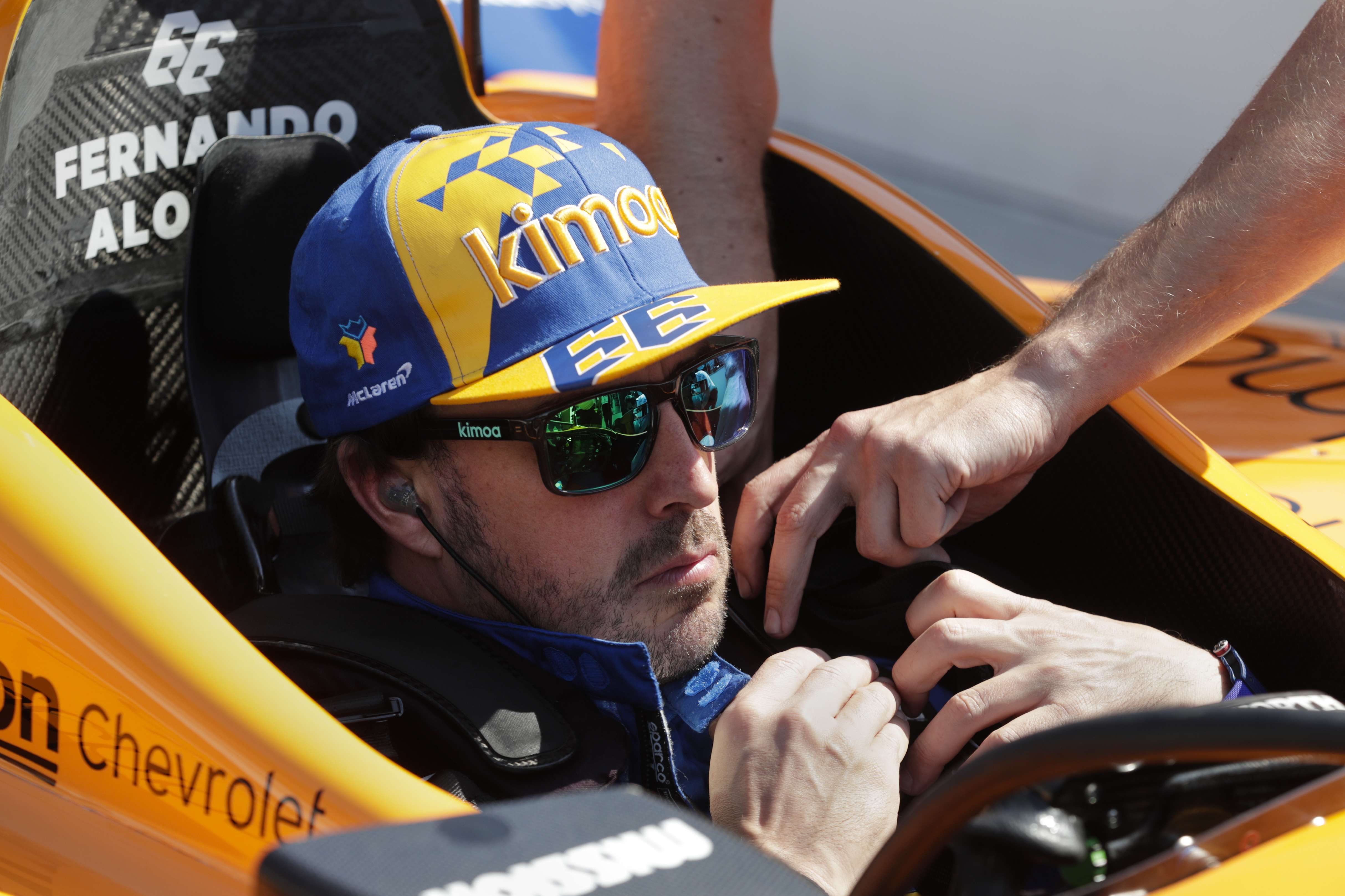 Rinus Veekay Helmet